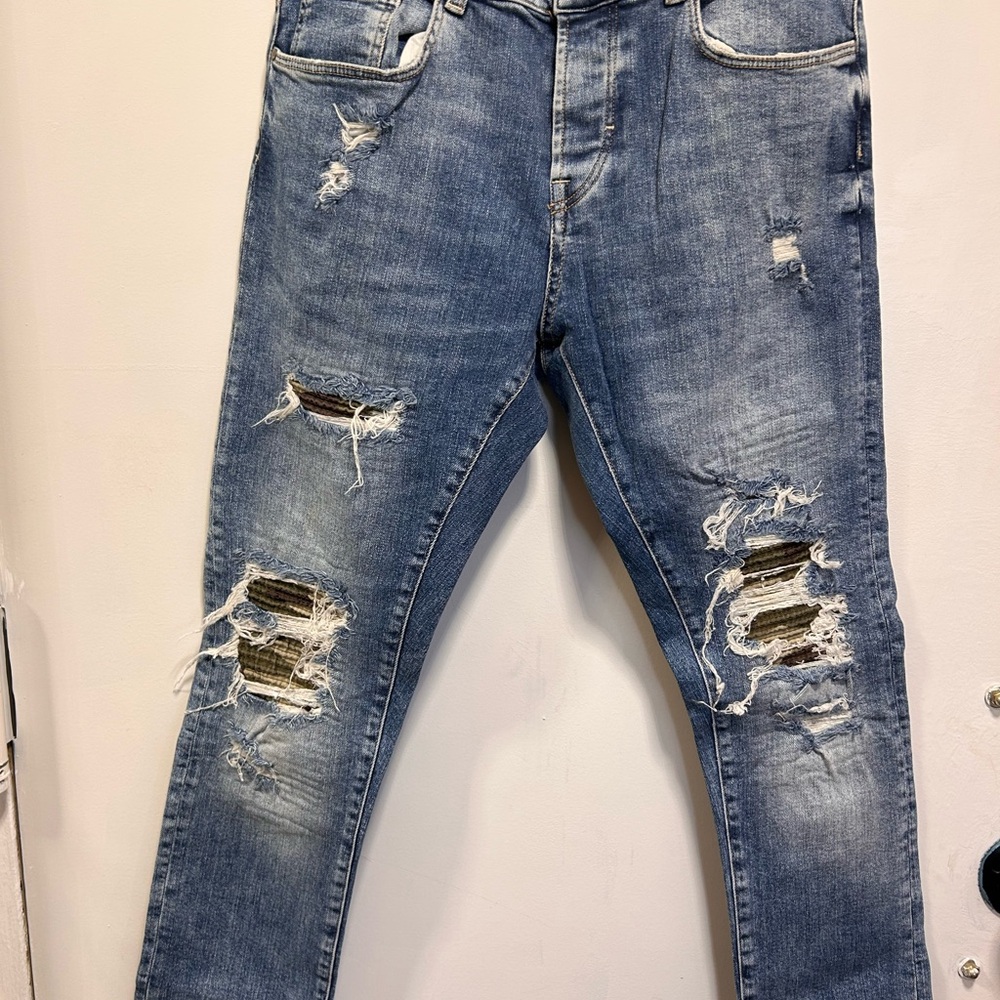 Jean - Picture 3 of 8